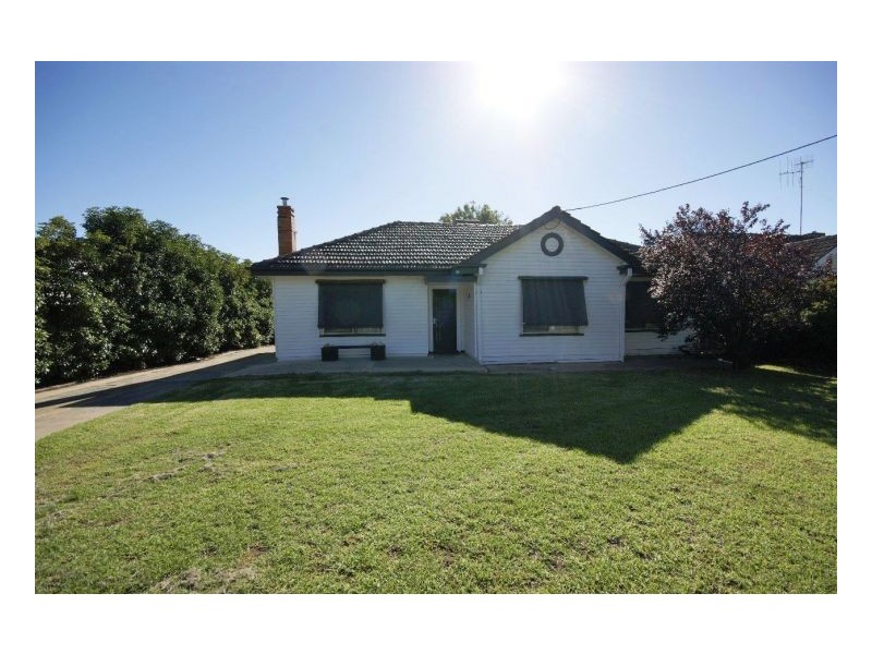 341 Sloane Street, Deniliquin NSW 2710