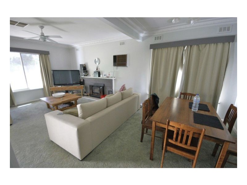341 Sloane Street, Deniliquin NSW 2710