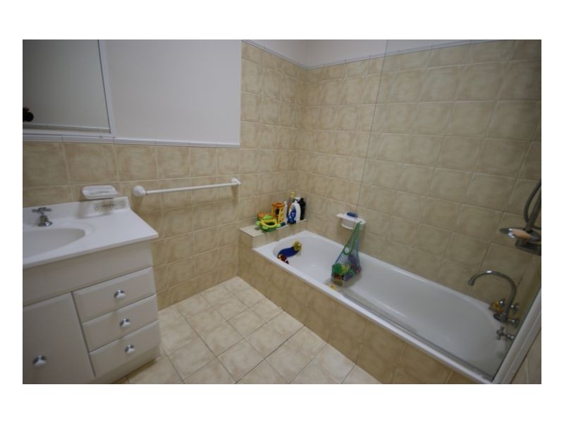 280 Victoria St, Deniliquin NSW 2710