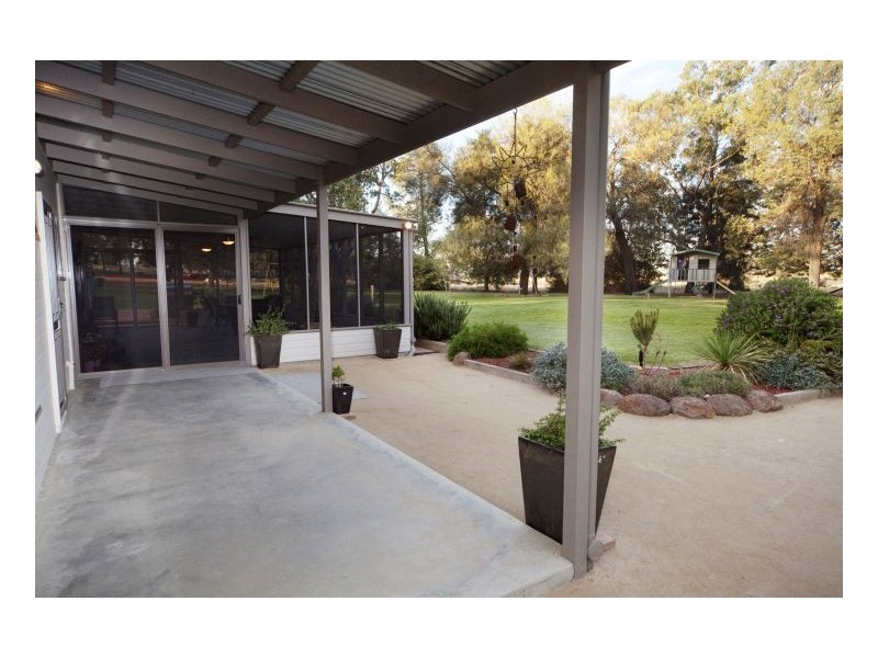 371 Todds Rd, Deniliquin NSW 2710