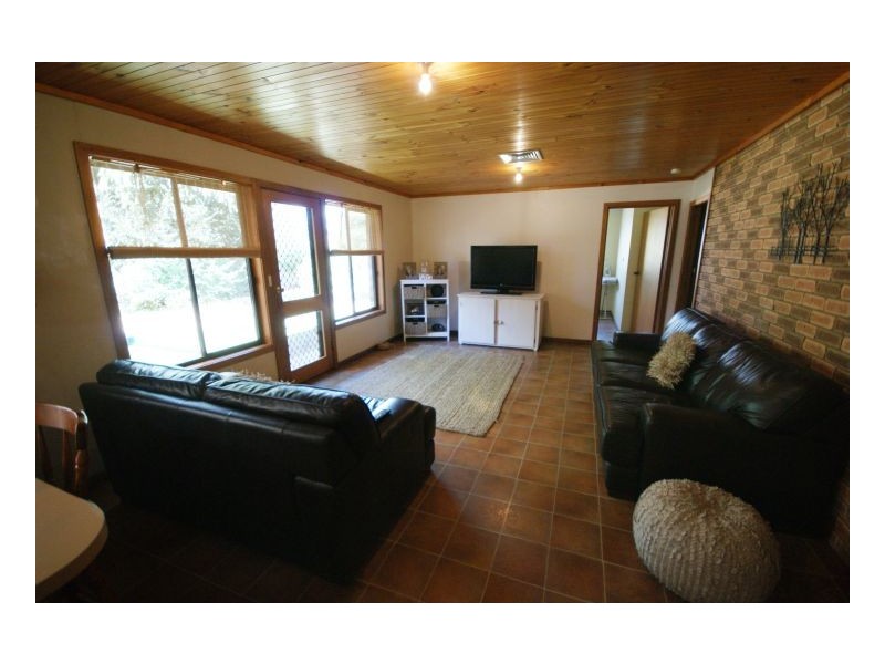 6 Taabinga Crt, Deniliquin NSW 2710