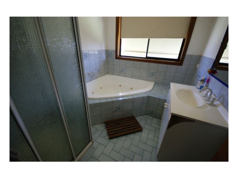 6 Taabinga Crt, Deniliquin NSW 2710