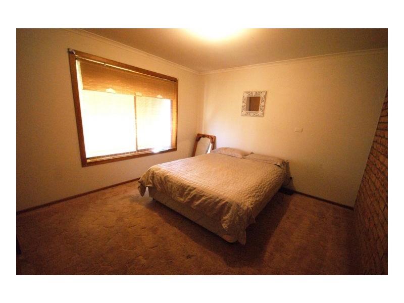 6 Taabinga Crt, Deniliquin NSW 2710