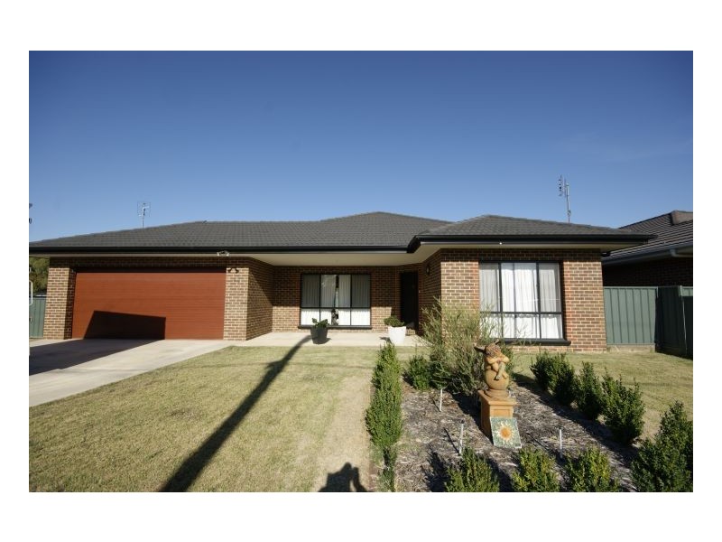 45A Moama St, Mathoura NSW 2710