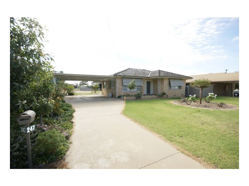 247 River Street, Deniliquin NSW 2710