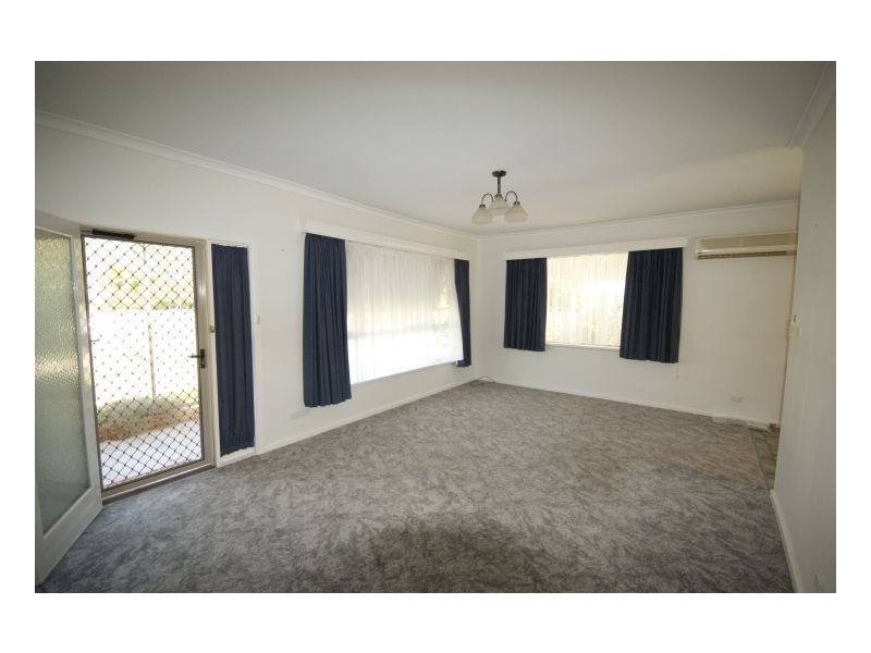 247 River Street, Deniliquin NSW 2710