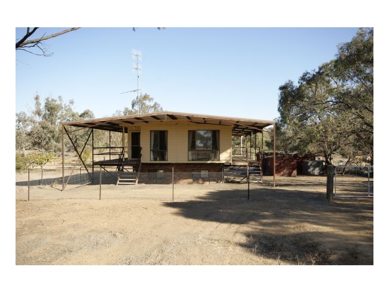 8 Lang St, Wanganella NSW 2710