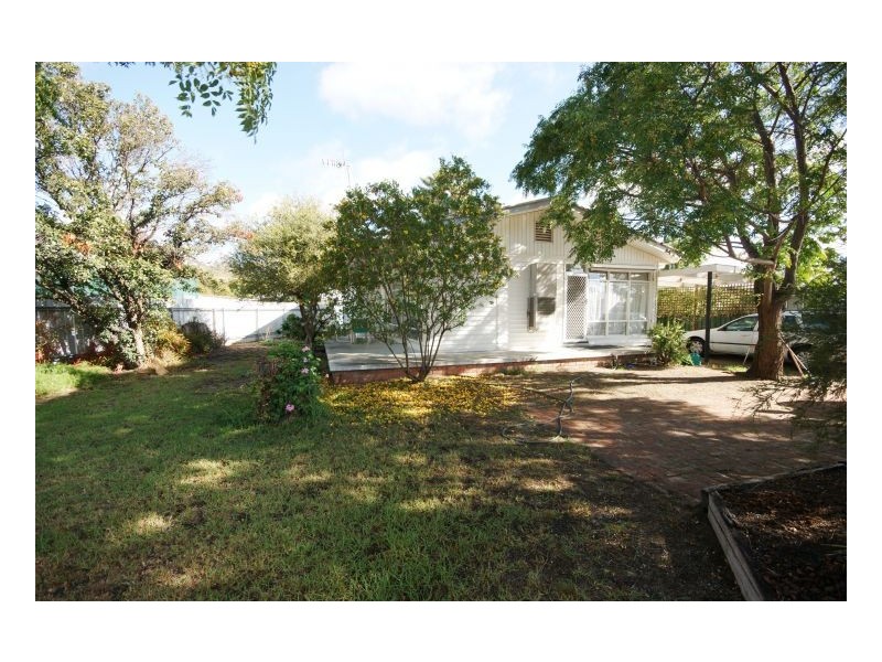 342 Albert St ( Hay Rd ), Deniliquin NSW 2710