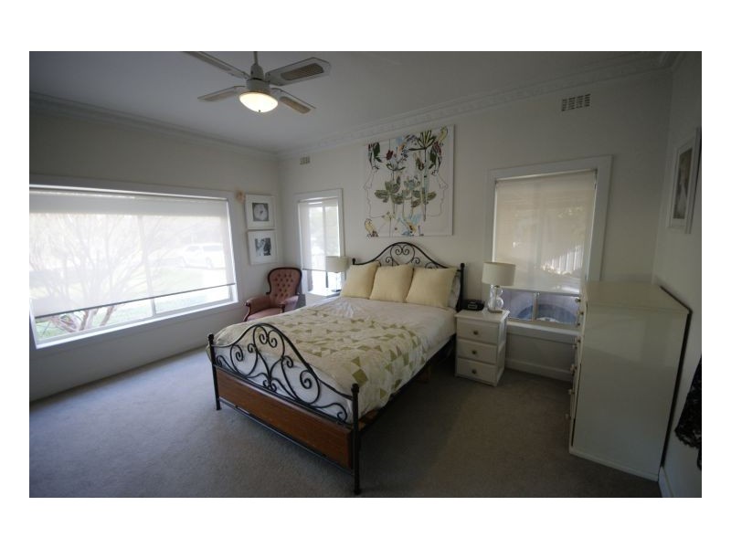 113 Hughes St, Deniliquin NSW 2710