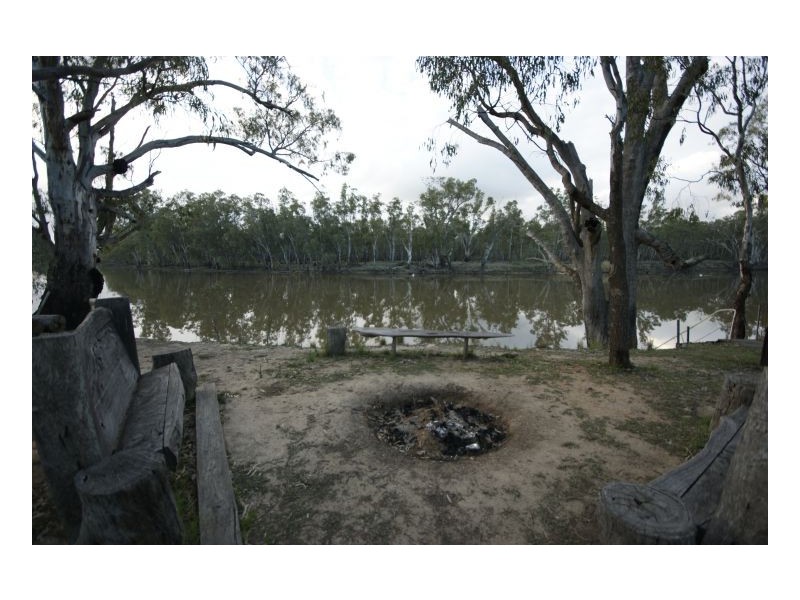 Neatan Calimo Road (Stevens Weir Rd), Deniliquin NSW 2710