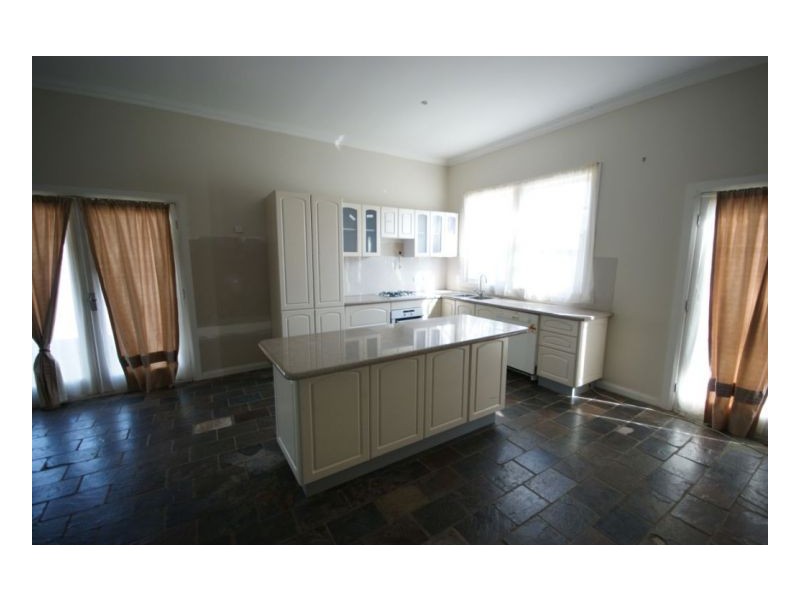 276 Harfleur St, Deniliquin NSW 2710