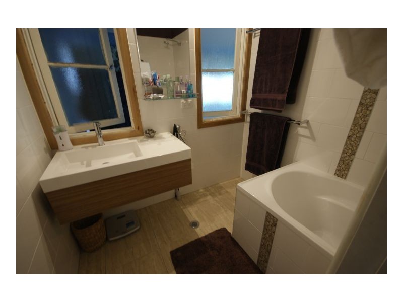 318 Wood St, Deniliquin NSW 2710