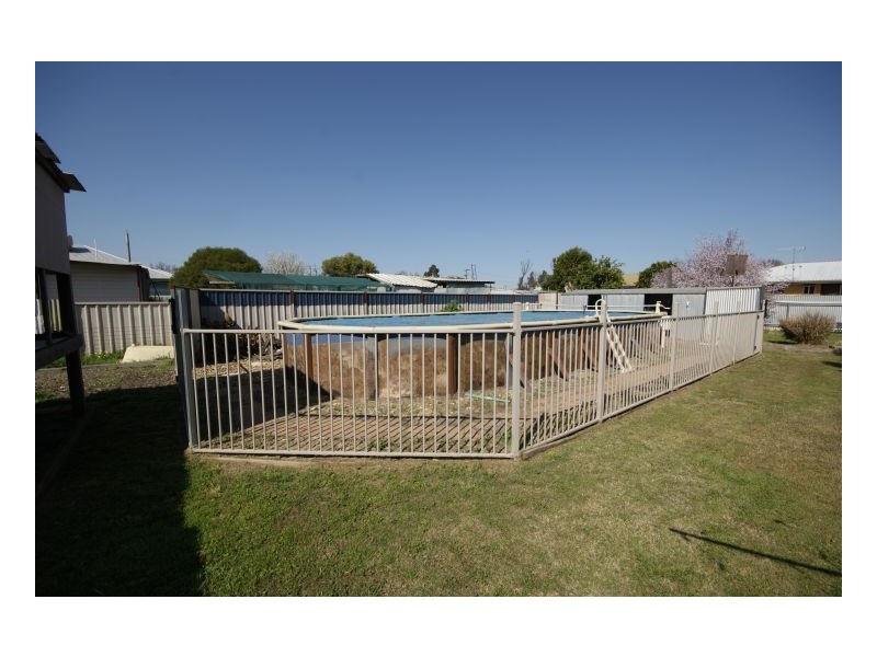 318 Wood St, Deniliquin NSW 2710
