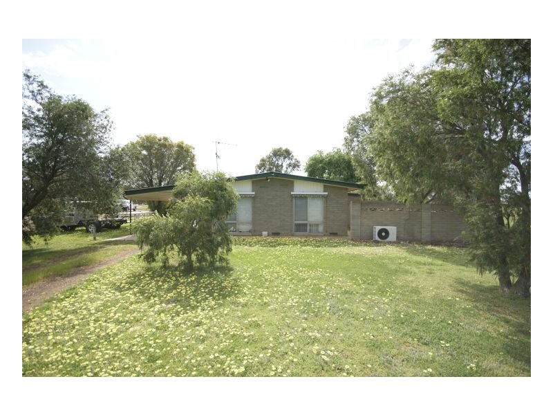 17 Lawson Syphon Rd, Deniliquin NSW 2710