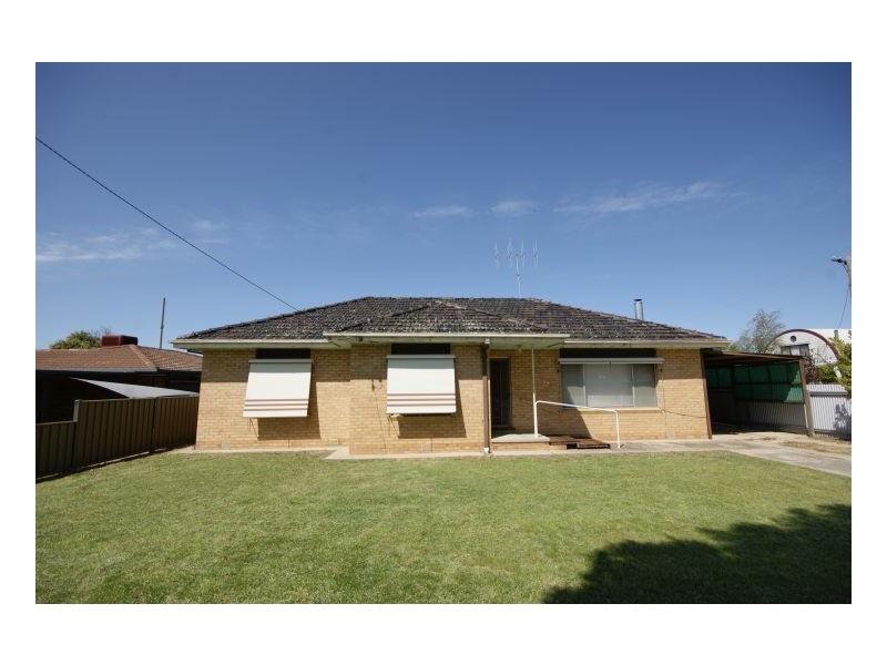 94 Russell St, Deniliquin NSW 2710