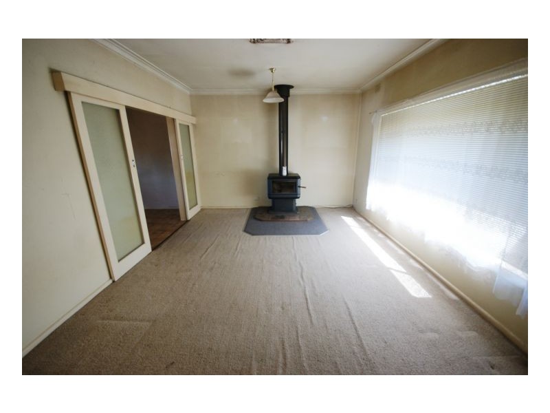 94 Russell St, Deniliquin NSW 2710