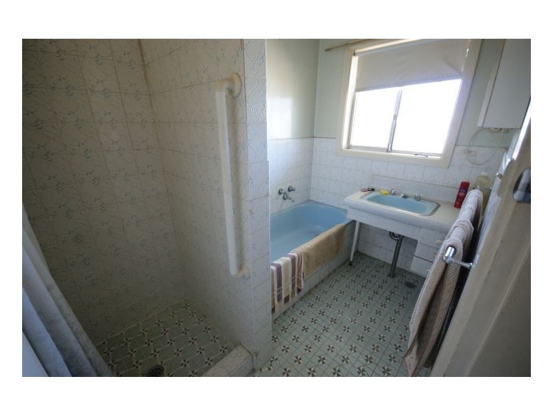 94 Russell St, Deniliquin NSW 2710