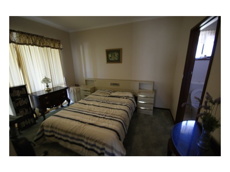 292 Fitzroy St, Deniliquin NSW 2710