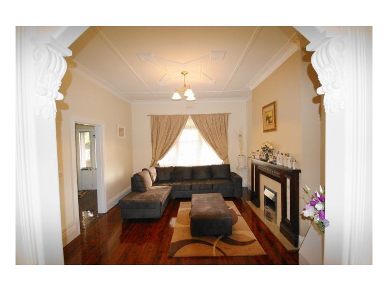 351 Henry Street, Deniliquin NSW 2710