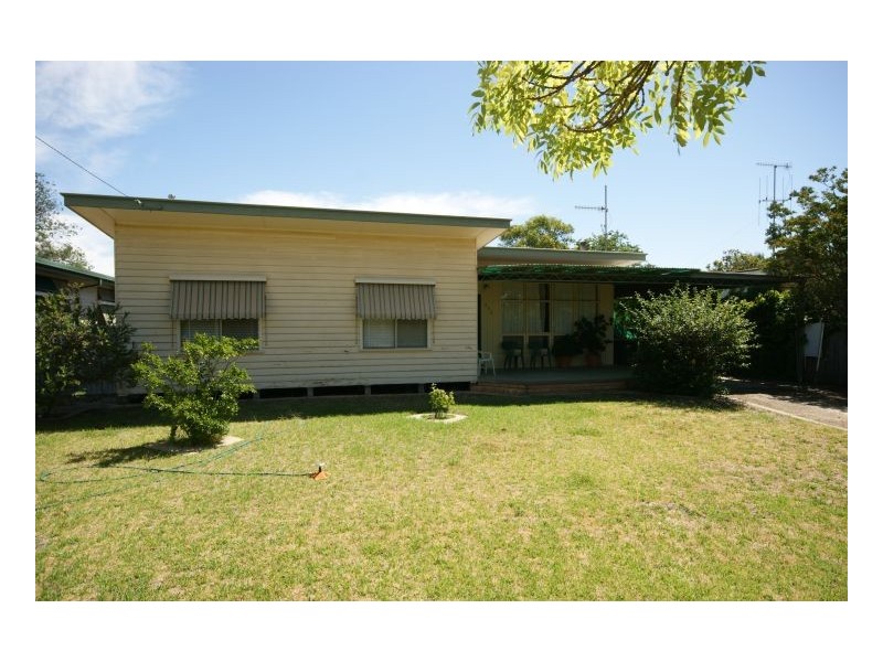236 Burchfield Avenue, Deniliquin NSW 2710