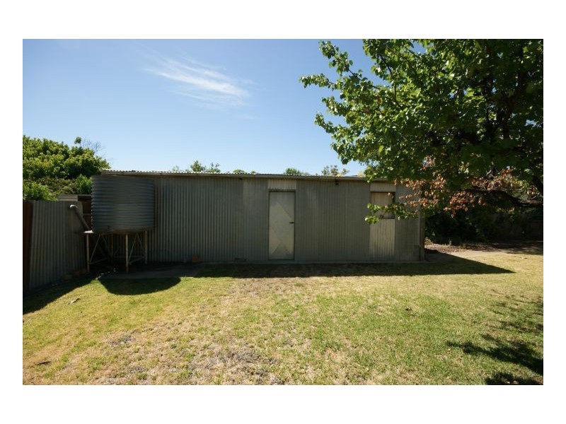 236 Burchfield Avenue, Deniliquin NSW 2710