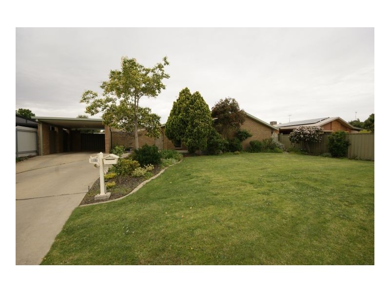 307 Jameson St, Deniliquin NSW 2710