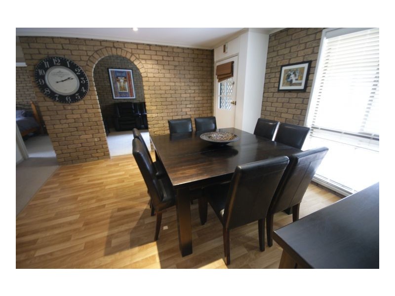 307 Jameson St, Deniliquin NSW 2710