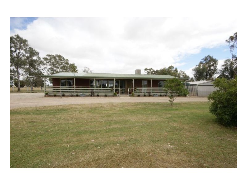 186 Barham Rd, Deniliquin NSW 2710