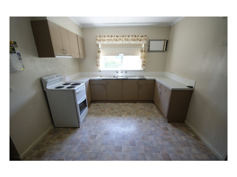 1/335 Wood St, Deniliquin NSW 2710