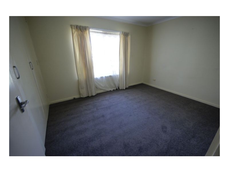 1/335 Wood St, Deniliquin NSW 2710