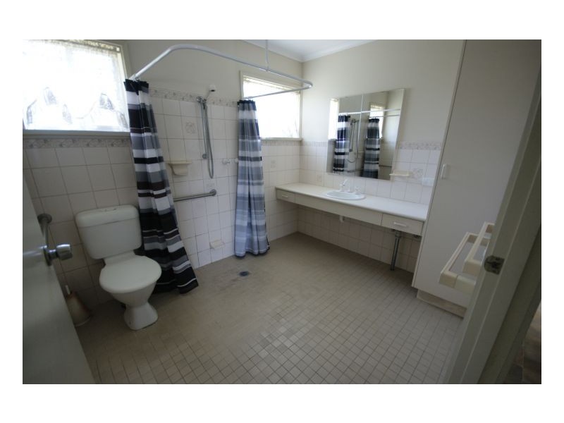 1/335 Wood St, Deniliquin NSW 2710