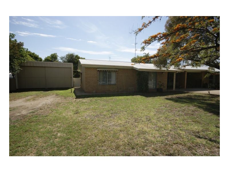 1/335 Wood St, Deniliquin NSW 2710