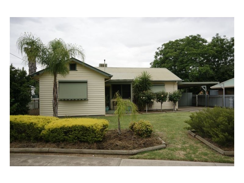 403 Campbell Cres, Deniliquin NSW 2710