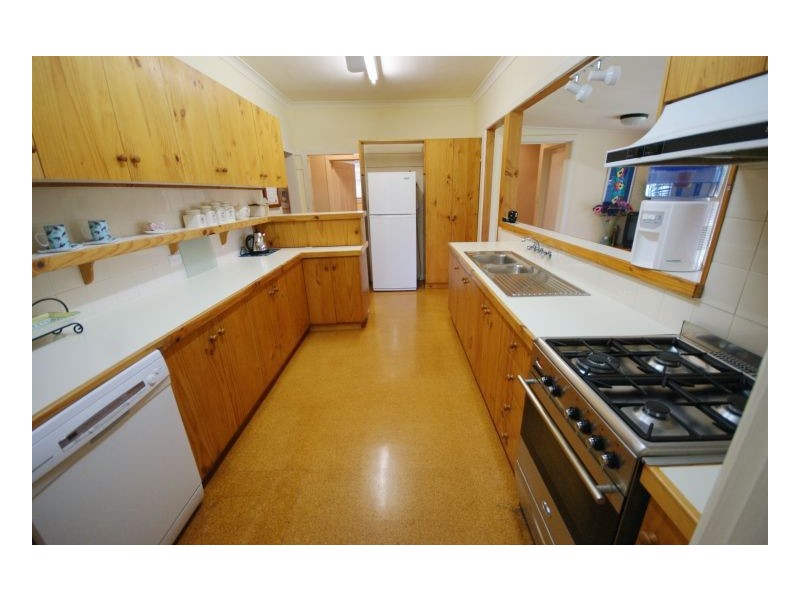 403 Campbell Cres, Deniliquin NSW 2710