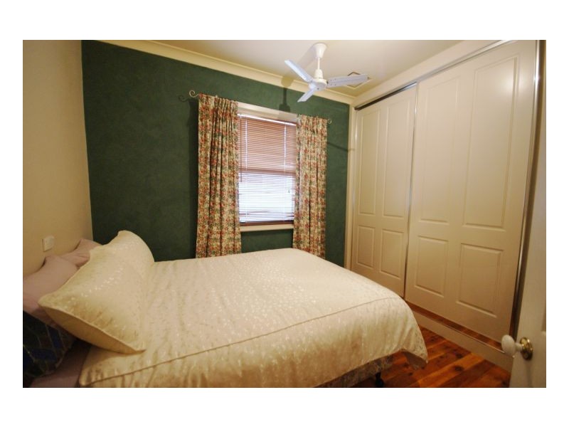 403 Campbell Cres, Deniliquin NSW 2710