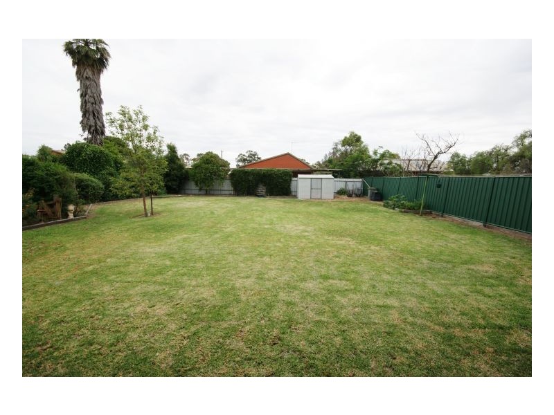 403 Campbell Cres, Deniliquin NSW 2710