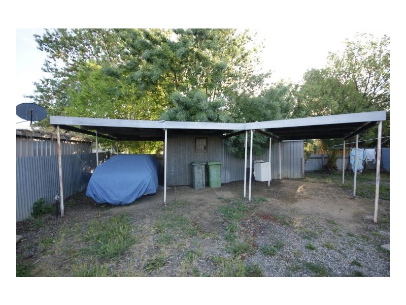 450 Maher St, Deniliquin NSW 2710