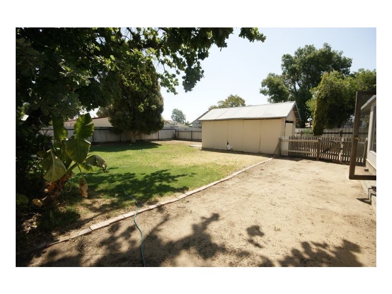 414 Henry St, Deniliquin NSW 2710