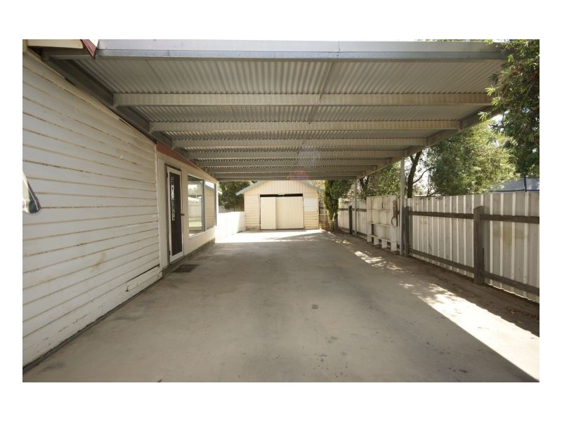 414 Henry St, Deniliquin NSW 2710