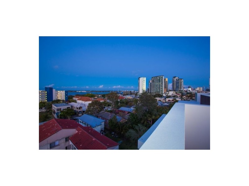 32/171 Scarborough St., Southport QLD 4215