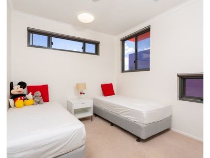 30/171 Scarborough Street, Southport QLD 4215