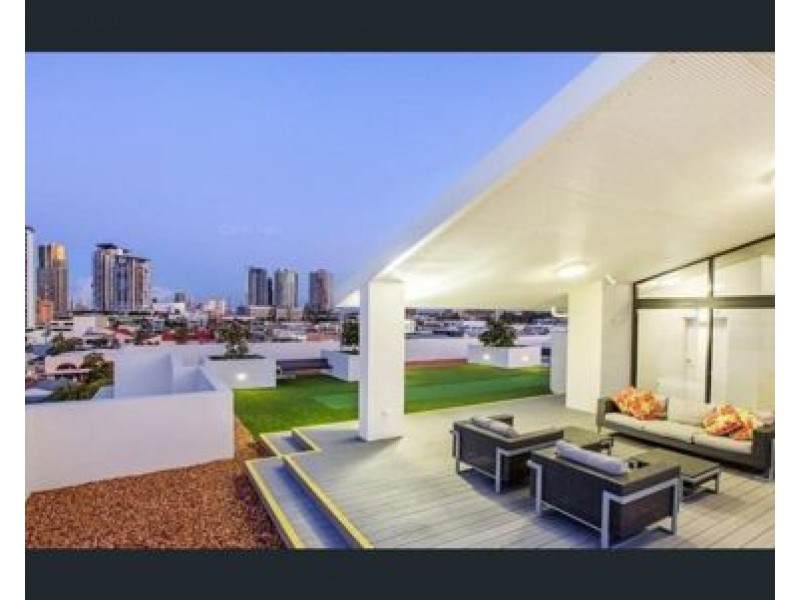 30/171 Scarborough Street, Southport QLD 4215