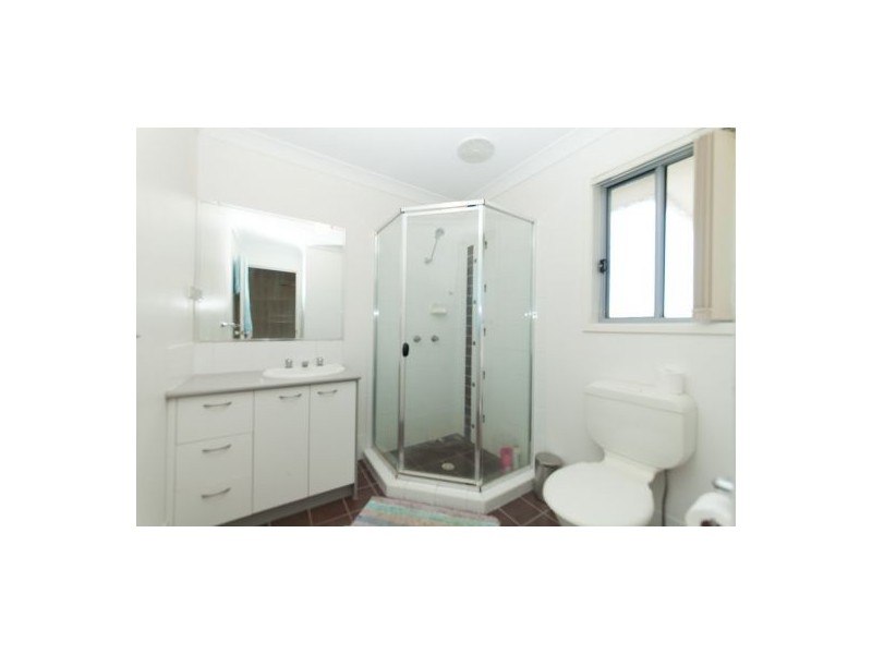 34 University Drive, Meadowbrook QLD 4131