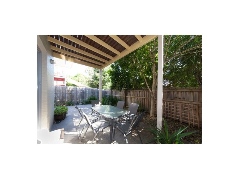 34 University Drive, Meadowbrook QLD 4131