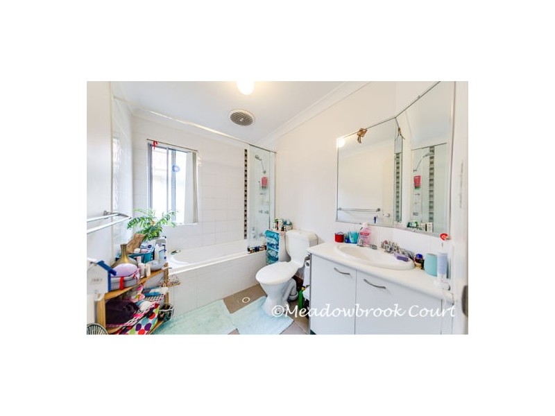 34-42 University Drive, Meadowbrook QLD 4131
