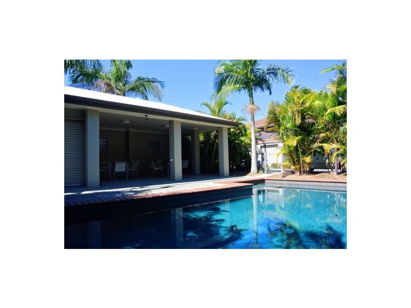 34 University Drive, Meadowbrook QLD 4131