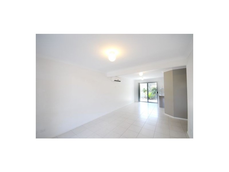 16/15 James Edward St, Richlands QLD 4077