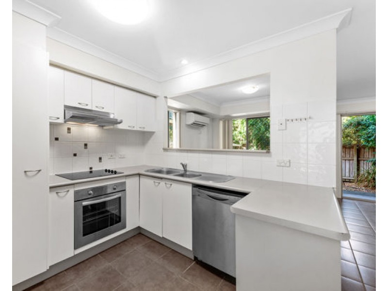 34-42 University Drive, Meadowbrook QLD 4131