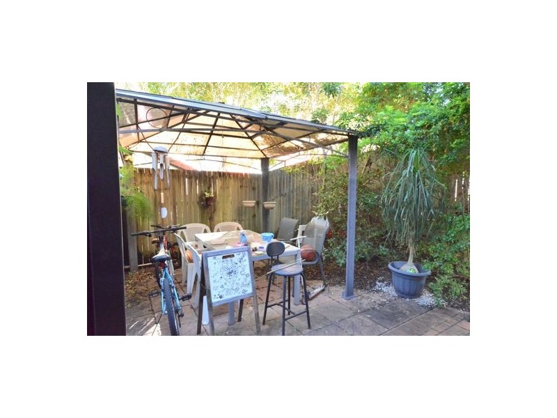 1158 CAVENDISH ROAD, Mount Gravatt East QLD 4122