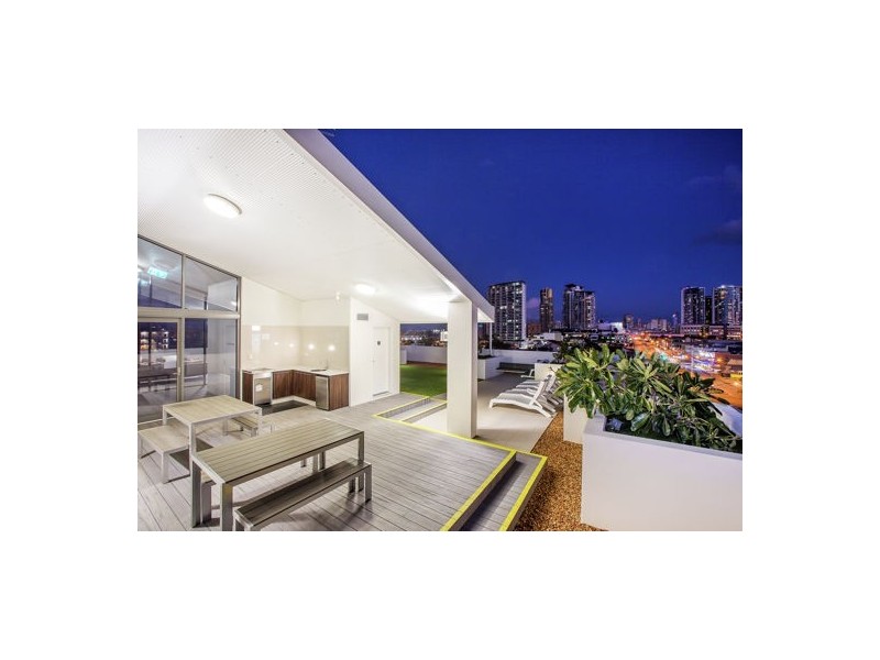 39/171 Scarborbough Street, Southport QLD 4215